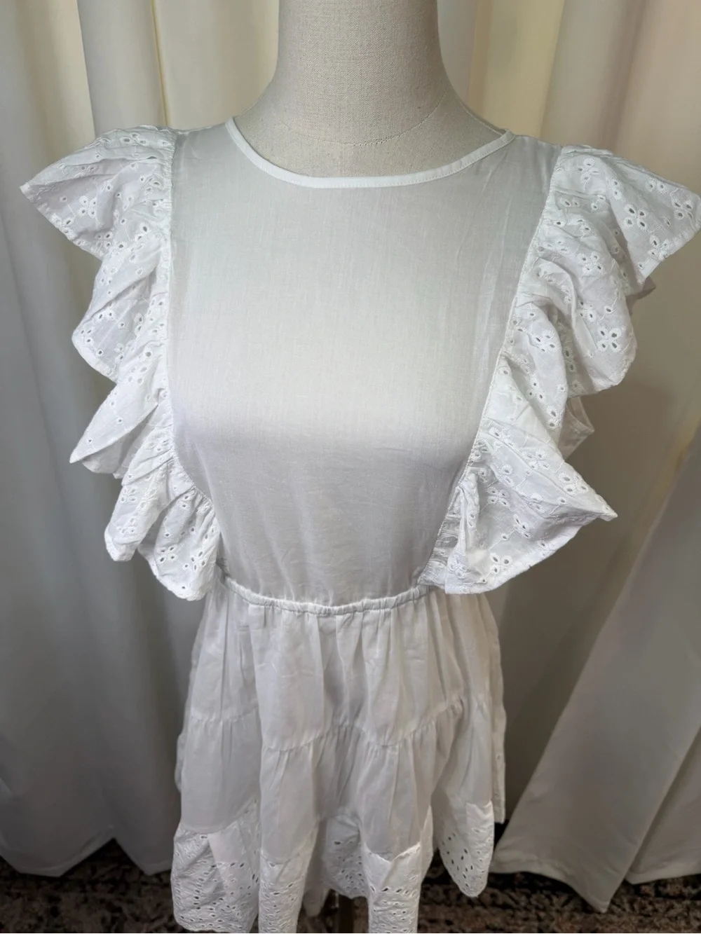 NWT Aqua Swim ‘Eyelet Flutter Swim Coverup Mini Dress’ in White Size Medium